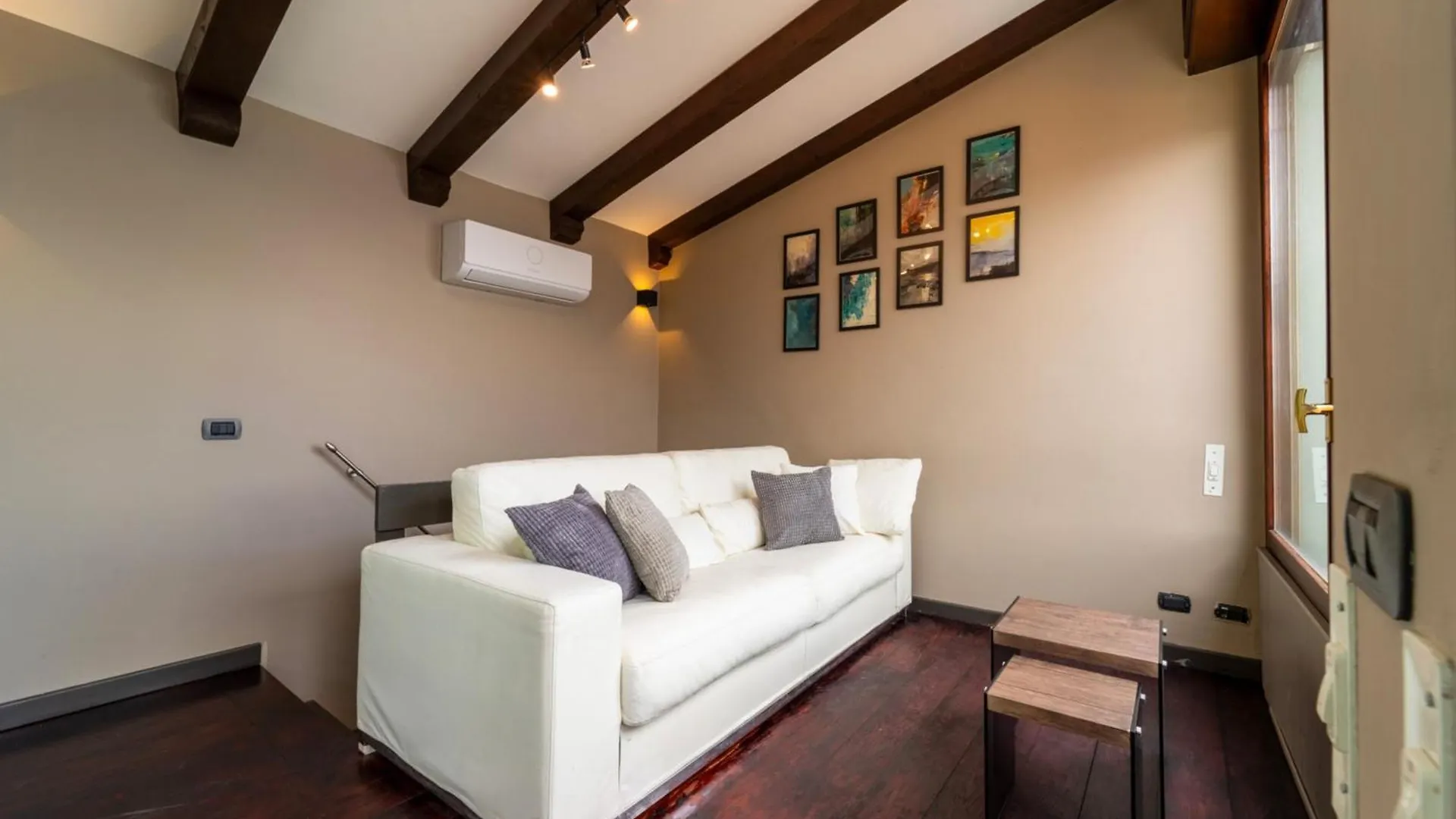 La Risorgente By Wonderful Italy Apartment Varenna